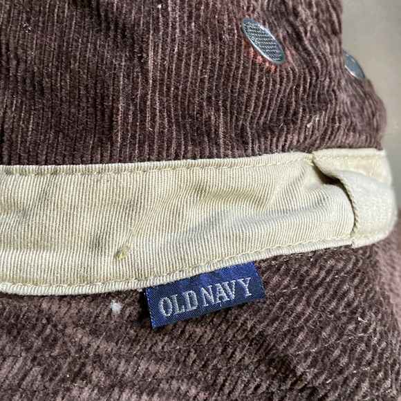 Old Navy brown corduroy bucket hat in like new condition. M/L - Picture 2 of 4